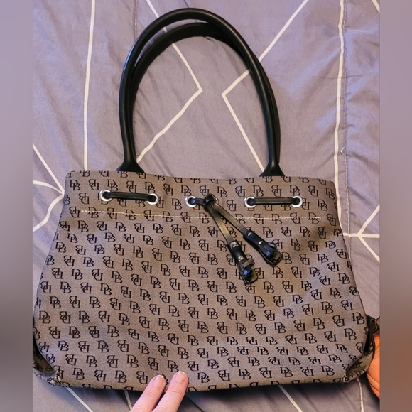 EUC Dooney and Bourke leather and canvas Monogram shoulder bag - Picture 16 of 16